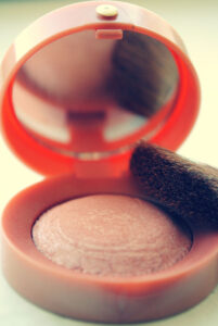 10 Ways to Reuse Your Cosmetic Containers